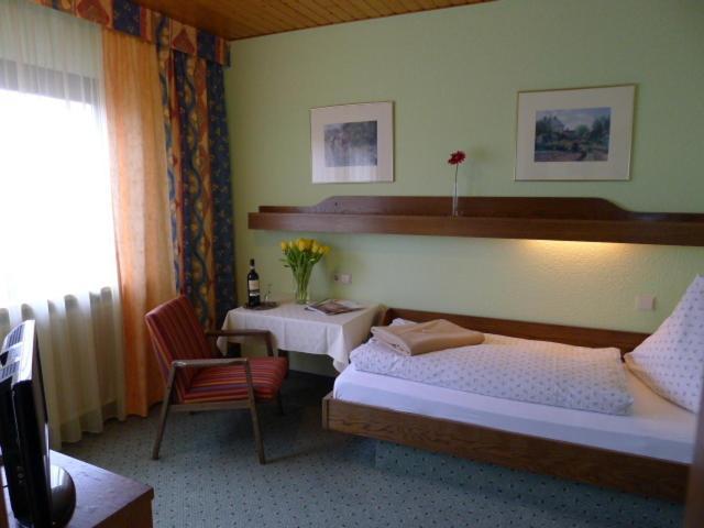 Landhaus Schoenen Sasbachwalden Chambre photo